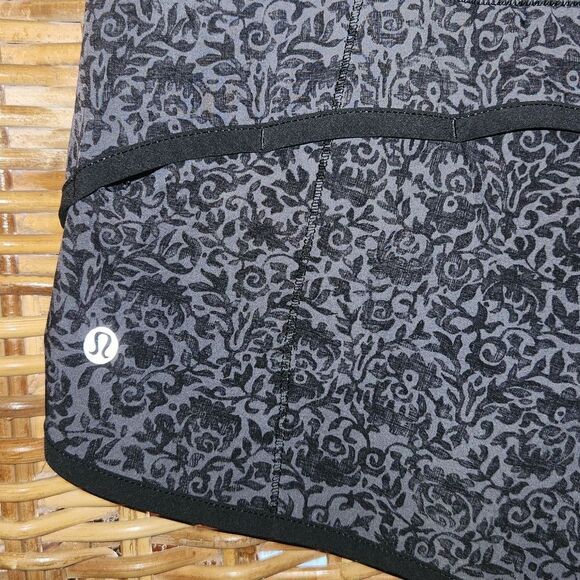 Lululemon Running Shorts 4 - Picture 3 of 8